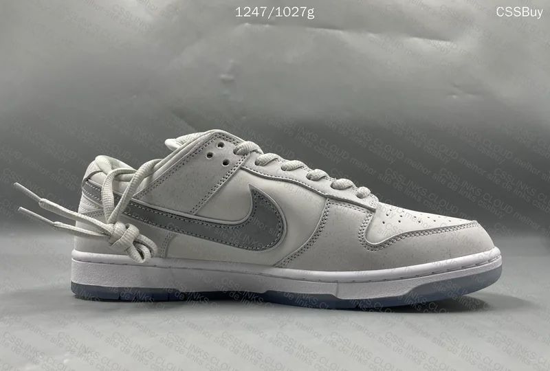 Nike Dunk SB White Lobster