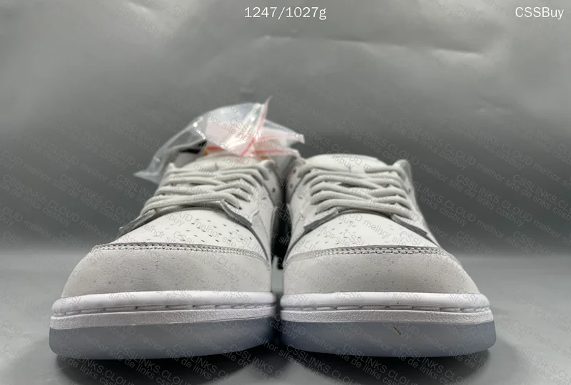 Nike Dunk SB White Lobster 3
