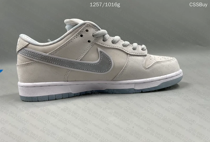 Nike Dunk SB "White Lobster" 2