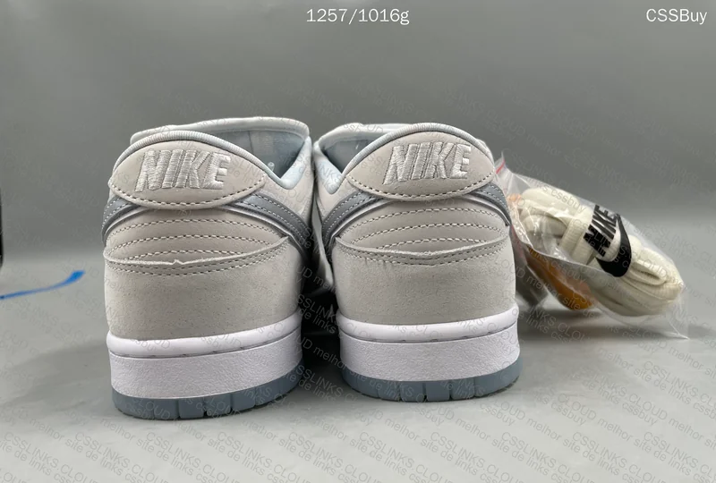 Nike Dunk SB "White Lobster" 3