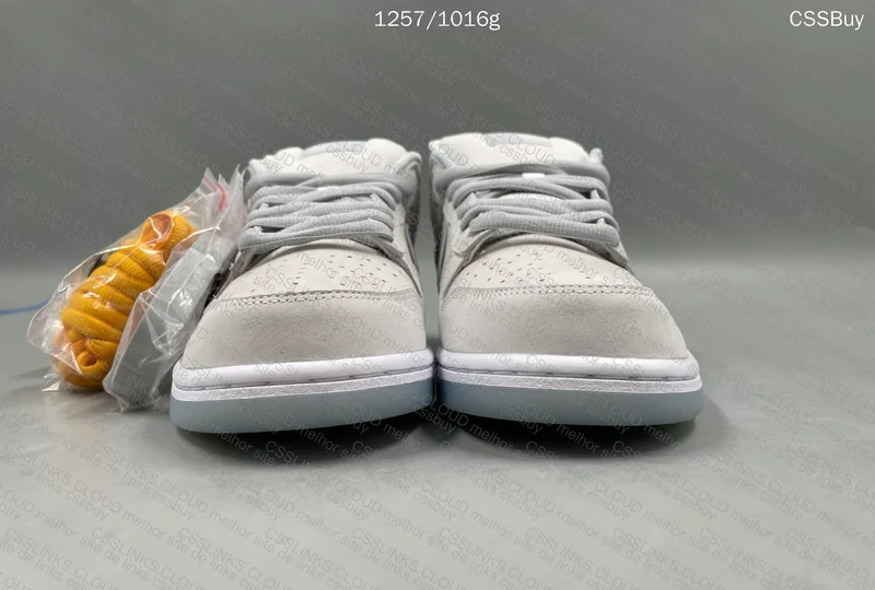 Nike Dunk SB "White Lobster" 5