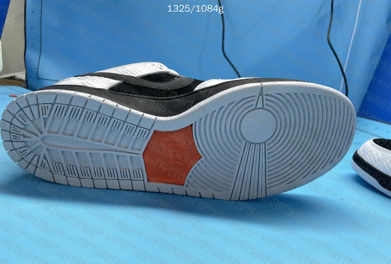 Nike dunk sb x Tighbooth 2