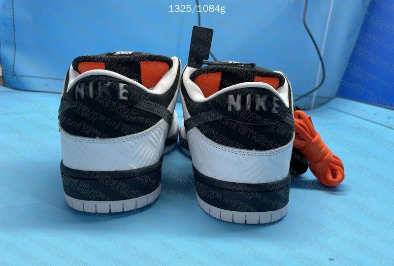 Nike dunk sb x Tighbooth 3