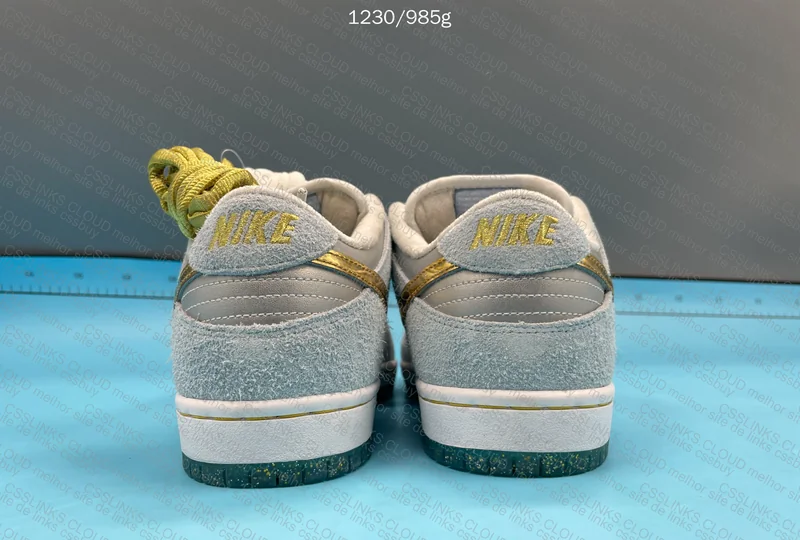 Nike Dunk Sean Cliver 6