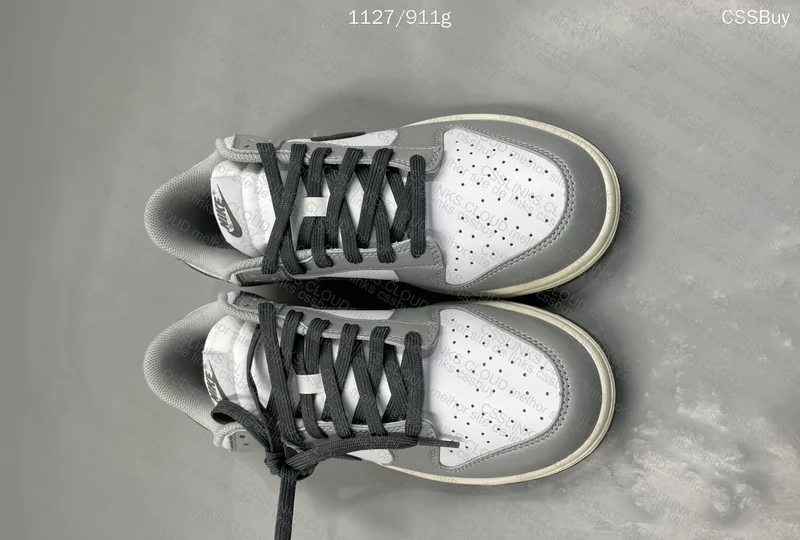 Nike Dunk Smoke Gray