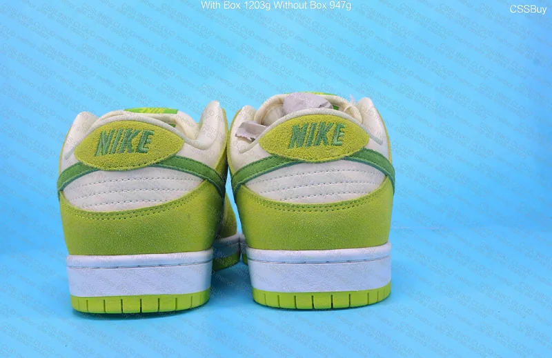 Nike Dunk Sour Aplle 2