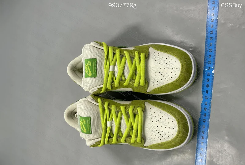 Nike Dunk Sour Apple 2