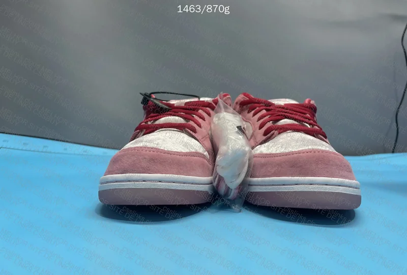Nike dunk strange love