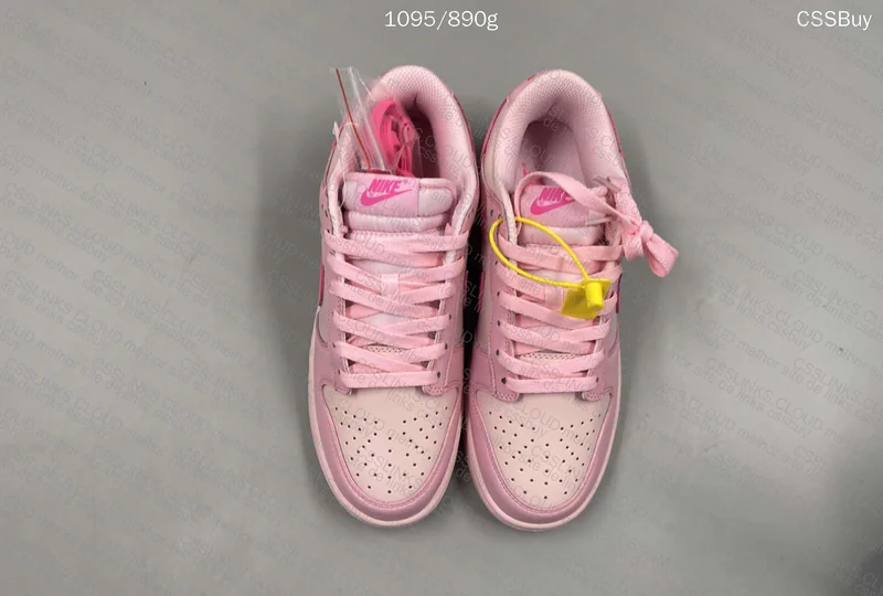 NIKE DUNK TRIPLE PINK 2