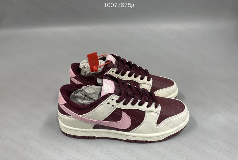 Nike Dunk Valentine's Day 2023