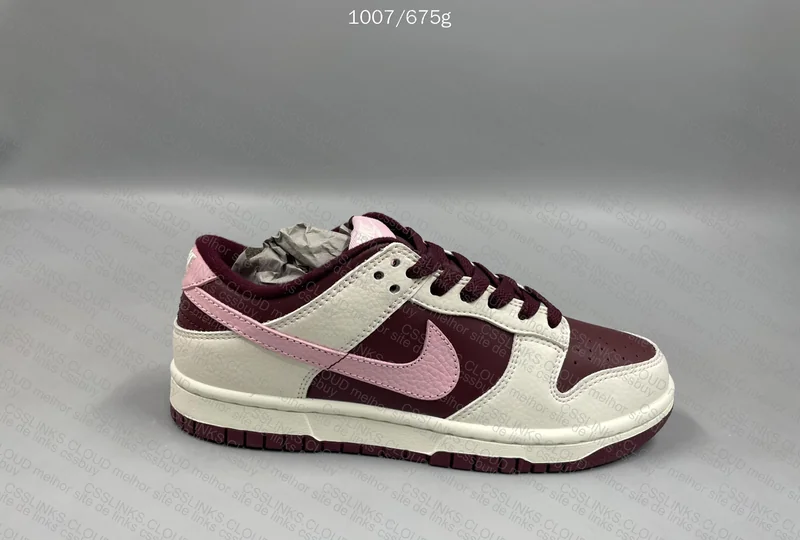 Nike Dunk Valentine's Day 2023 3