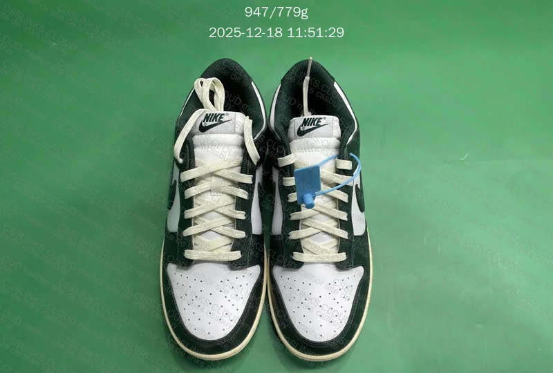 Nike Dunk Vintage Green Batch M 2