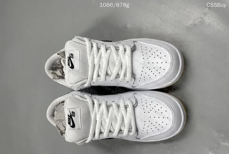 Nike Dunk White Gum