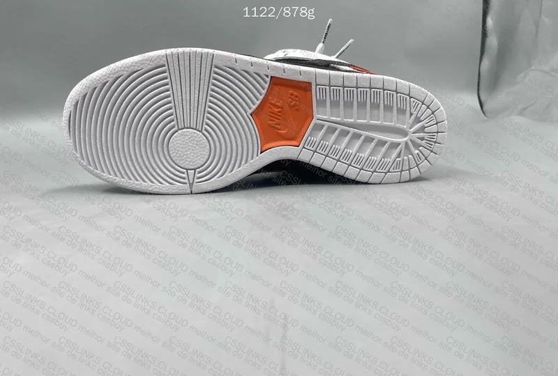 Nike Dunk x Tightbooth 9