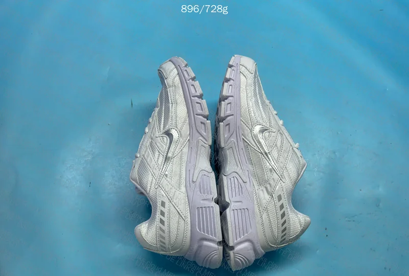 Nike Initiator (Swoosh Correto) 8