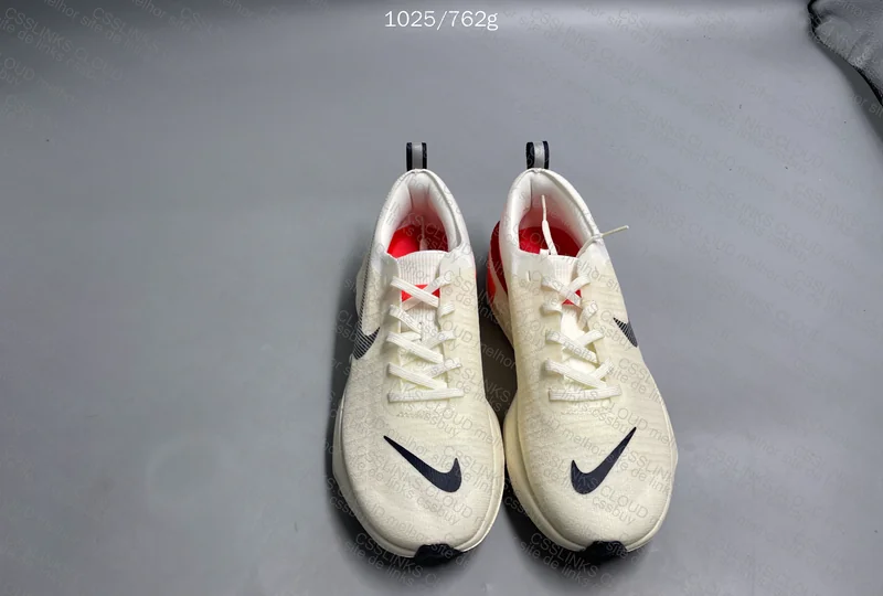 NIKE INVINCIBLE 3 10