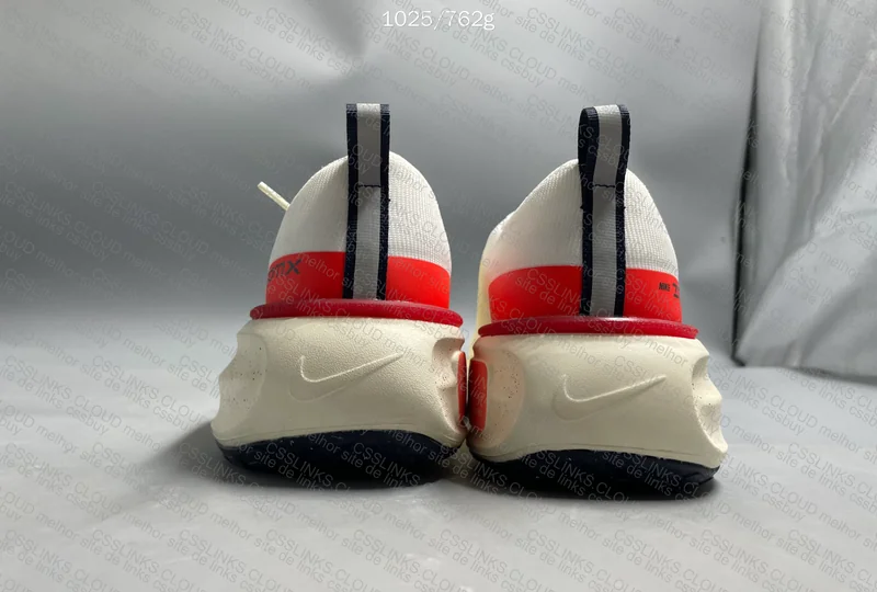 NIKE INVINCIBLE 3 2