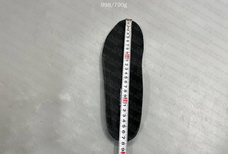 Nike Invincible Run 3 with Measurement, Brick? 10