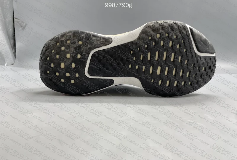 Nike Invincible Run 3 with Measurement, Brick? 5