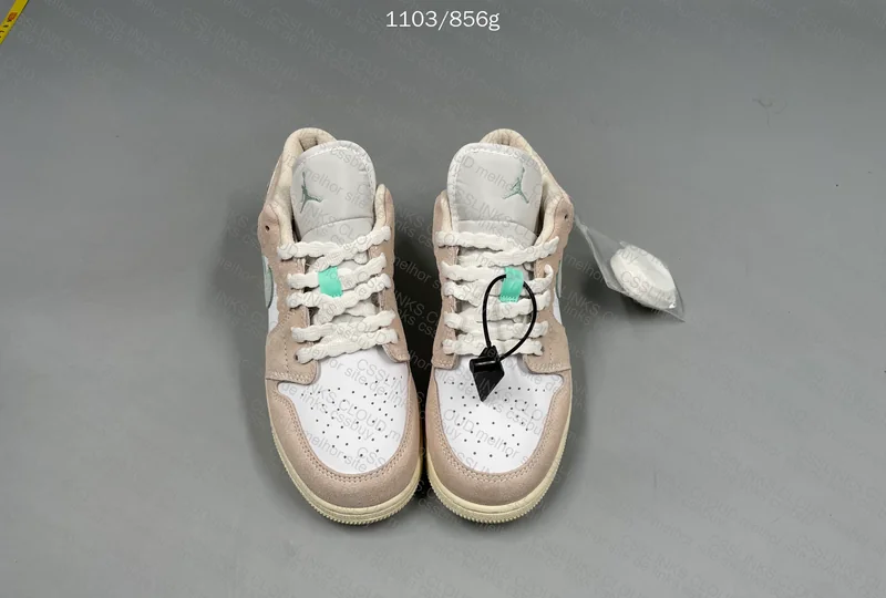 Nike Jordan 1 Low - Women's 2