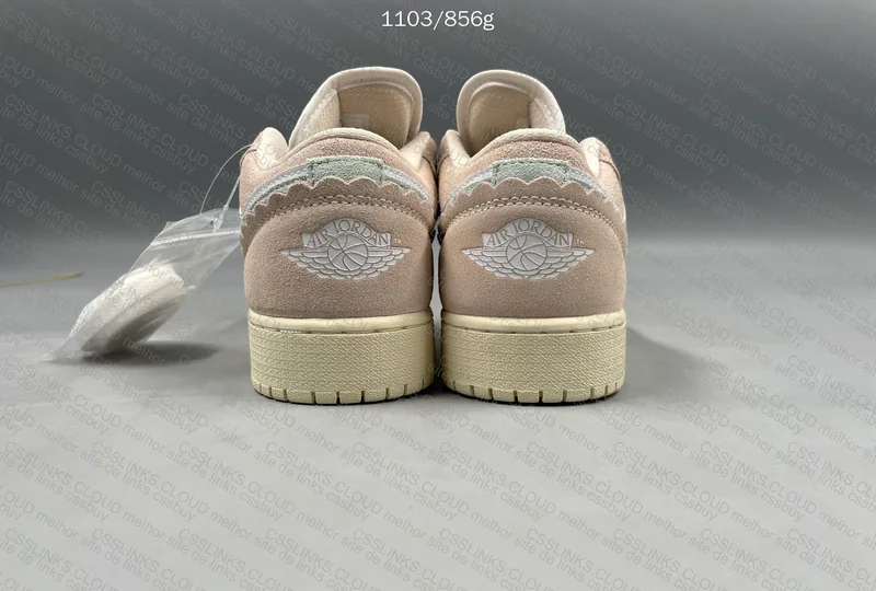 Nike Jordan 1 Low - Women's 5