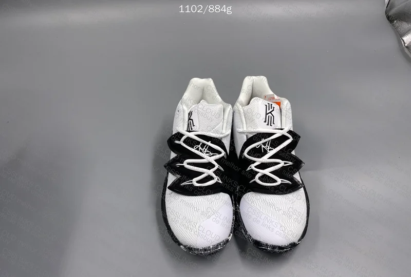 Nike Kyrie 5 - Oreo 11