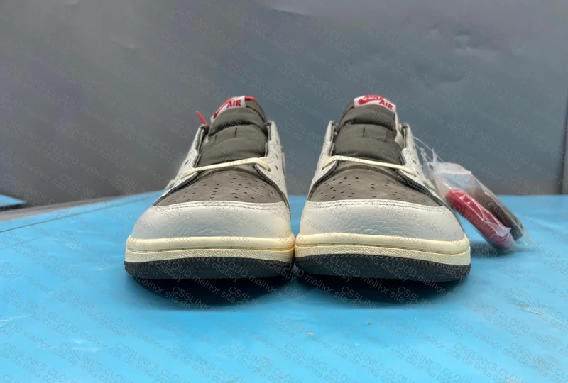 nike reverse mocha travis scott 2