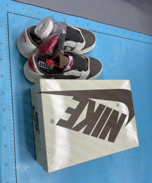 nike reverse mocha travis scott 9
