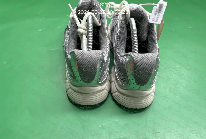 NIKE RNR V5 CEMENT