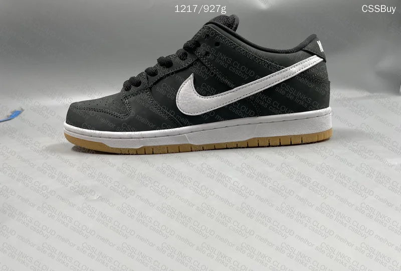 Nike SB Dunk Black Gum 2
