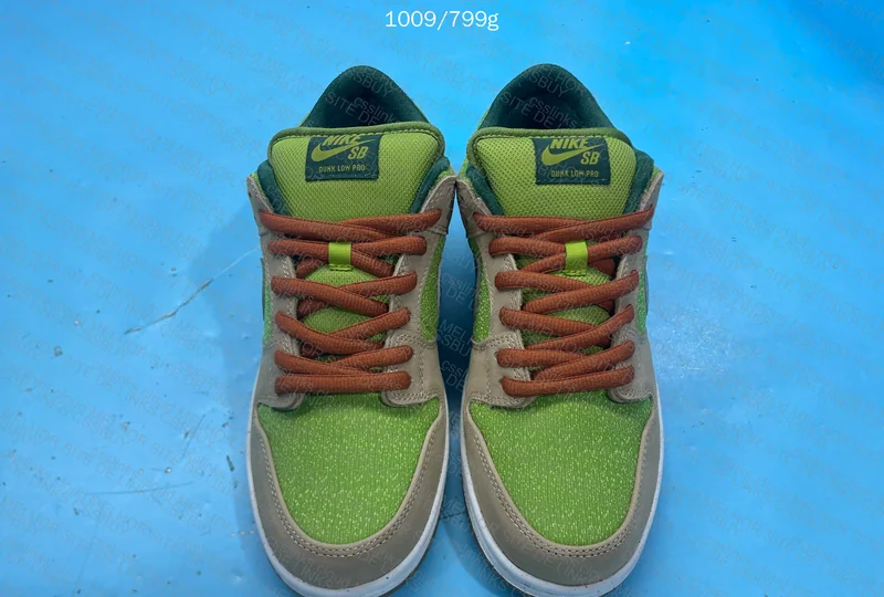 Nike SB Dunk Low 8