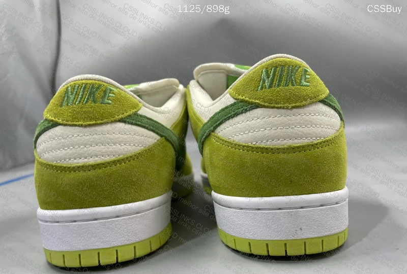 Nike SB Dunk Low Apple 3