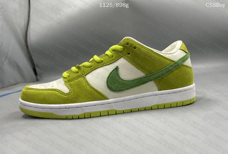 Nike SB Dunk Low Apple 9