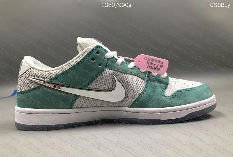 Nike SB Dunk Low April 4