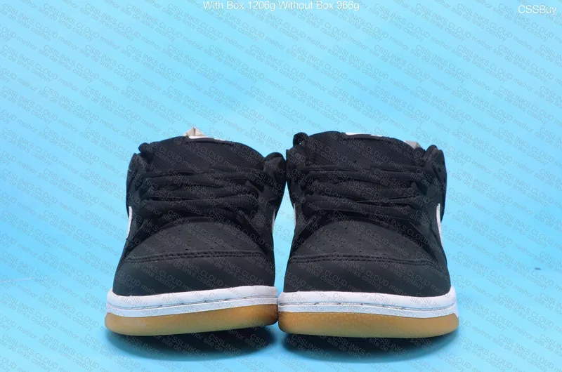 Nike SB Dunk Low - Black Gum 2