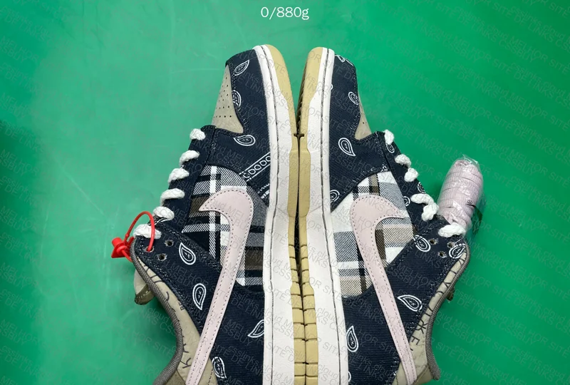 Nike SB Dunk Low Cactus Jack 2