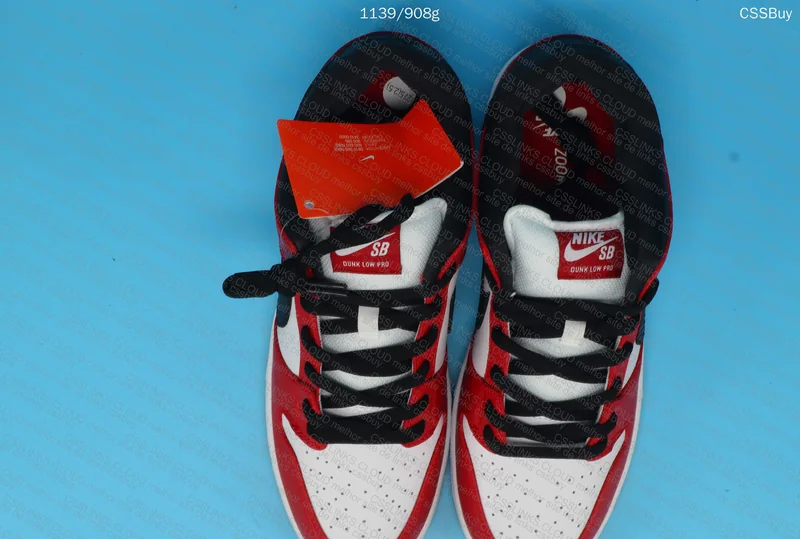 NIKE SB DUNK LOW CHICAGO