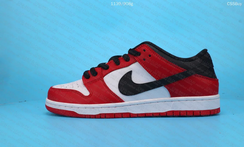 NIKE SB DUNK LOW CHICAGO 4
