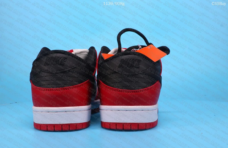 NIKE SB DUNK LOW CHICAGO 5