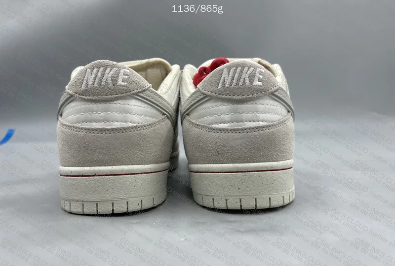 Nike SB Dunk Low City of Love Light Bone 3
