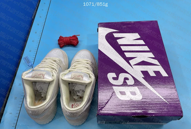 Nike SB Dunk Low City of Love Light Bone 10