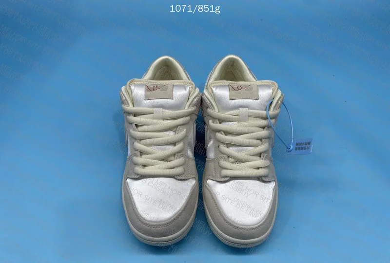 Nike SB Dunk Low City of Love Light Bone 2