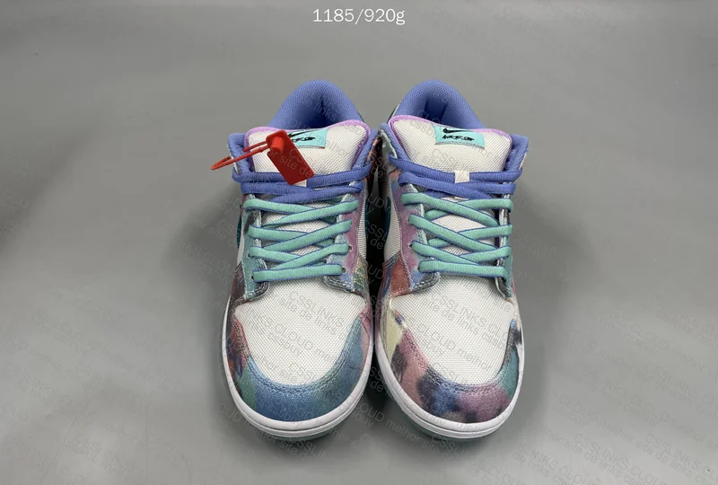 Nike SB Dunk Low Futura Laboratories 2