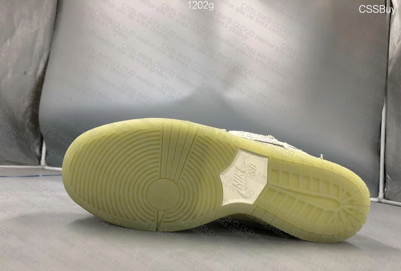 Nike SB Dunk Low “Mummy” 4