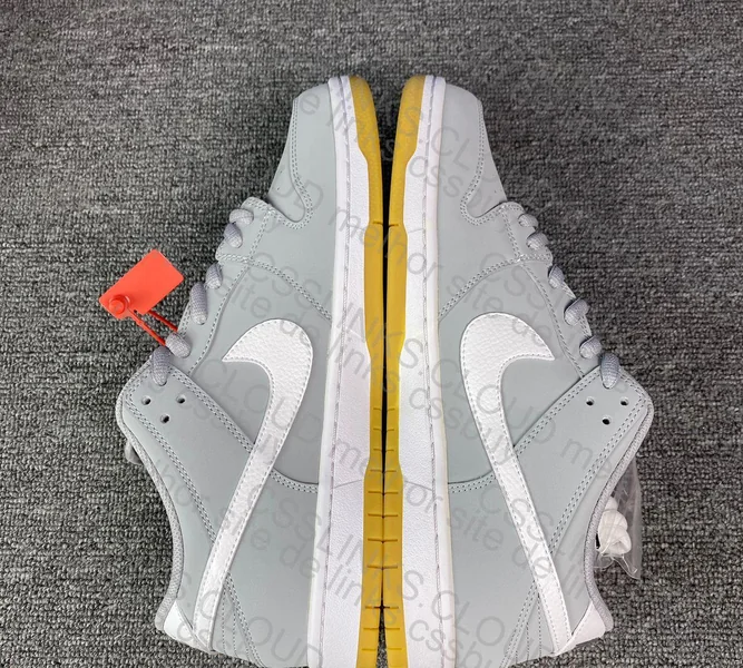 Nike SB Dunk Low Orange Label Grey Gum 3