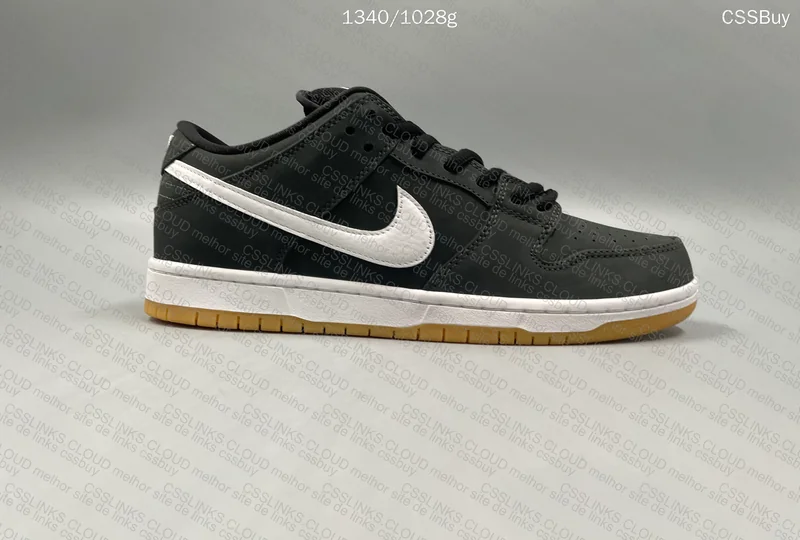 Nike SB Dunk Low Pro Black Gum 3