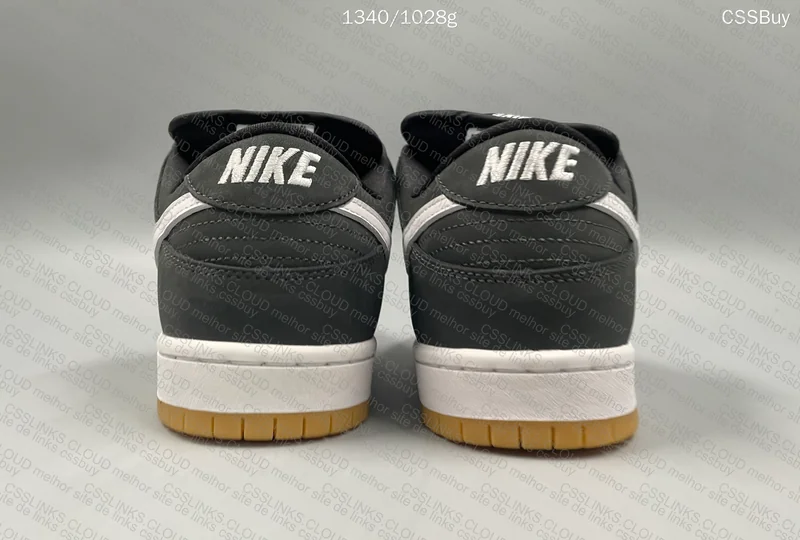 Nike SB Dunk Low Pro Black Gum 4