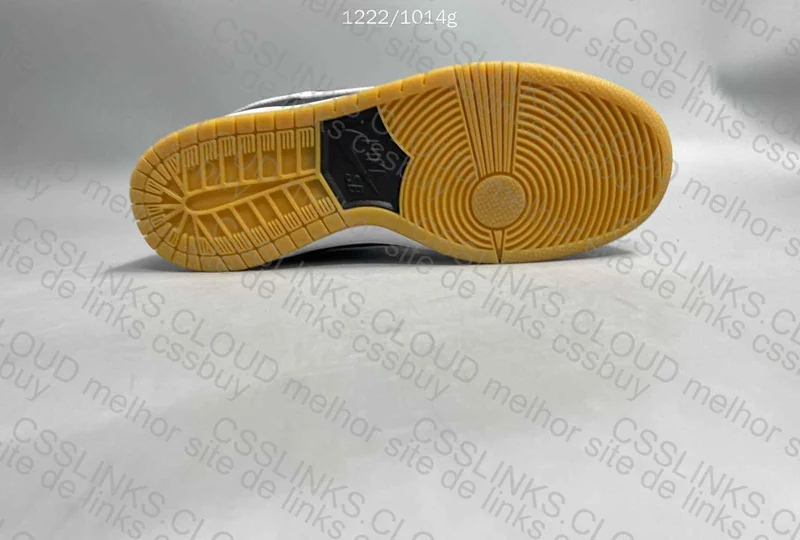 Nike SB Dunk Low Pro "Black Gum"