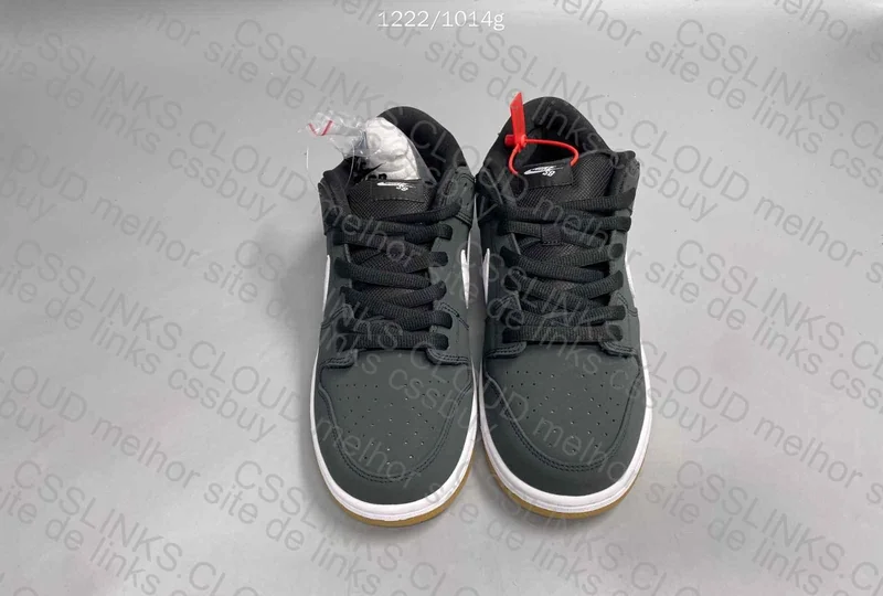 Nike SB Dunk Low Pro "Black Gum" 3