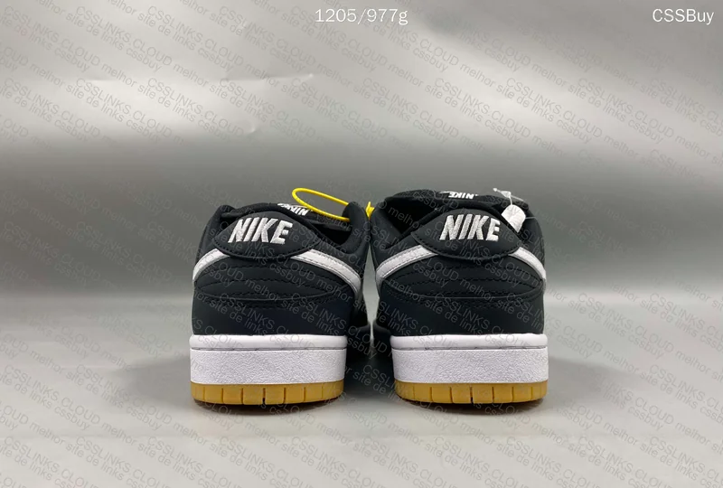 Nike SB Dunk Low Pro "Black Gum" H12 4